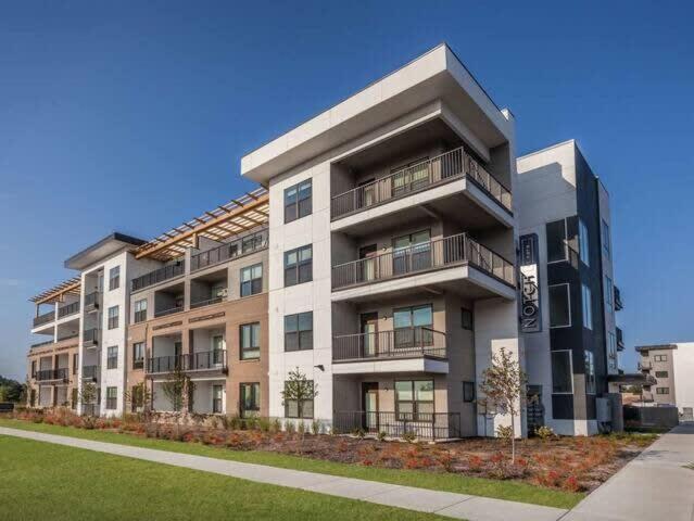 Cozysuites Spacious 2Br Next To Whole Foods Ινδιανάπολη Εξωτερικό φωτογραφία